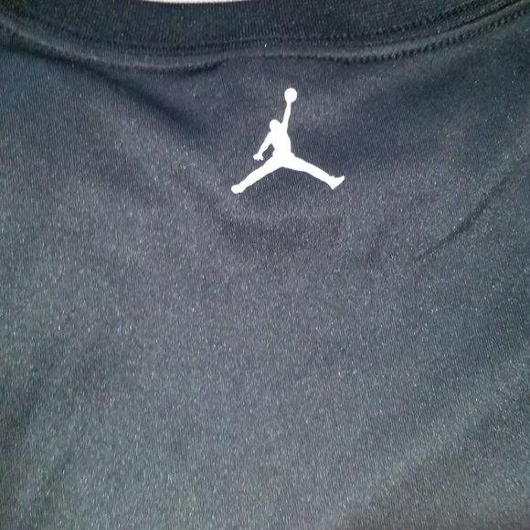 💥💥HOST PICK 💥💥Vintage Youth Air Jordan black short sleeve shirt EUC - Picture 3 of 3